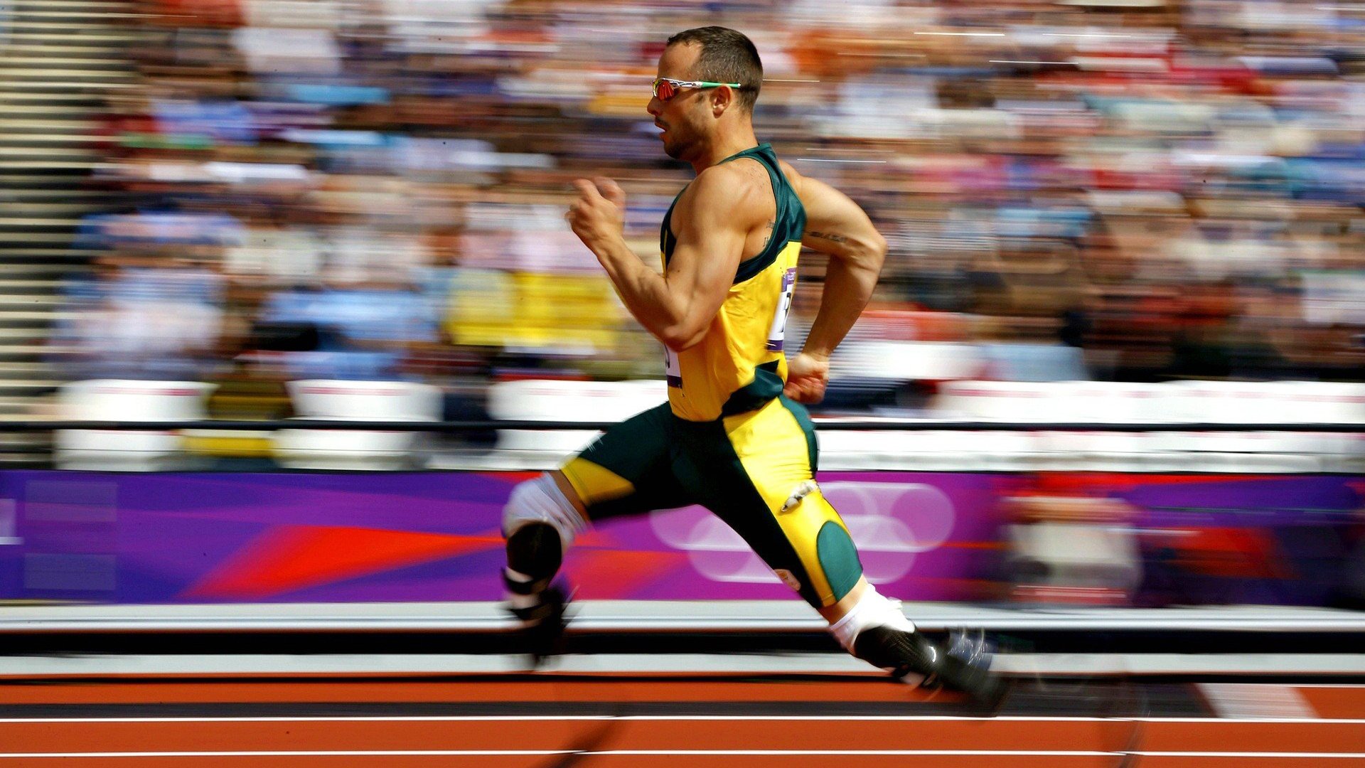 重要助攻首场状态出色，热火观众沸腾！，姆巴佩重返赛场观众掌声雷动